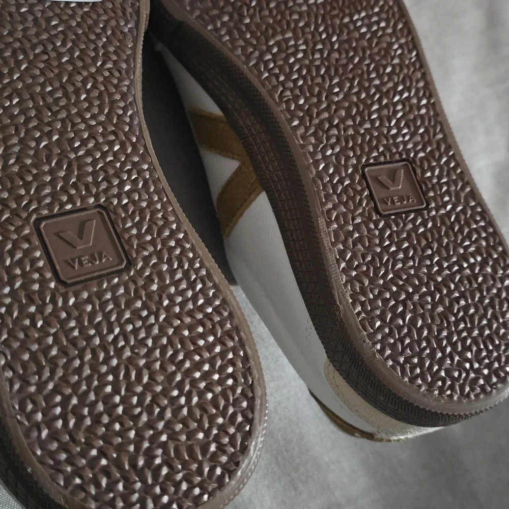 Veja Volley O.T. Sneakers, Size 5.5 US, Color: Leather White Tent Bark, $155.00 - Picture 15 of 16